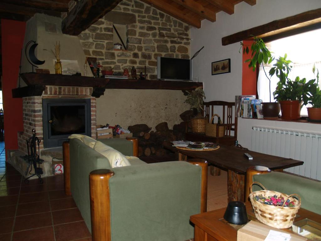 Hotel Rural Piedra Abierta San Martín de Perapertú Eksteriør bilde