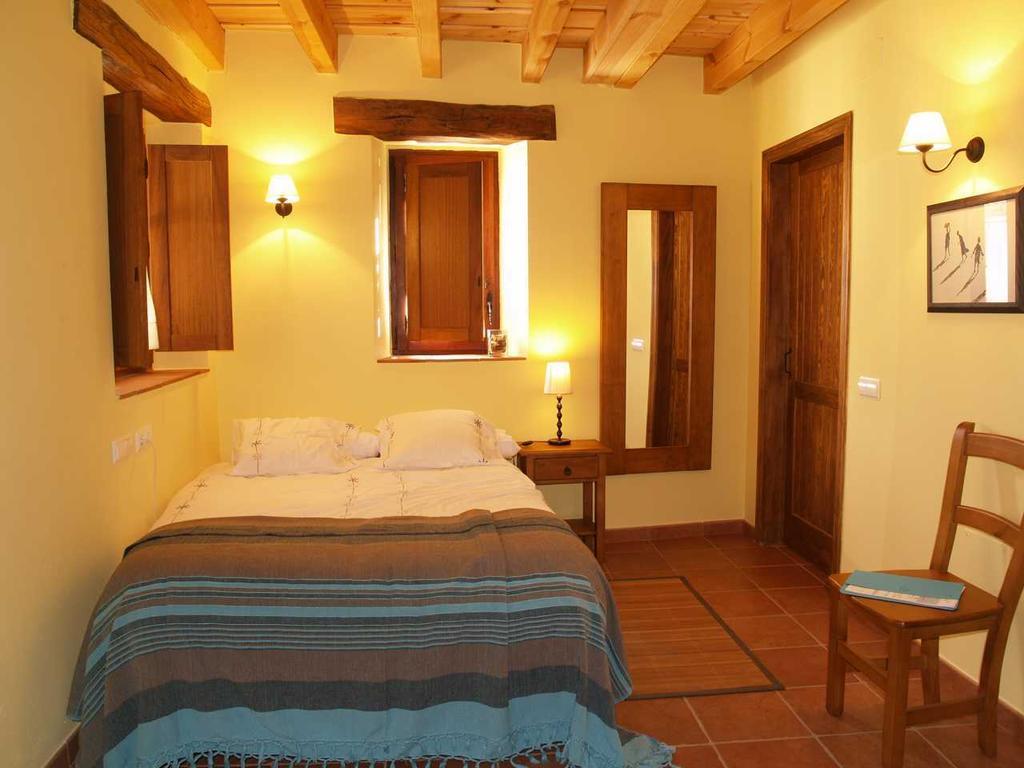 Hotel Rural Piedra Abierta San Martín de Perapertú Eksteriør bilde